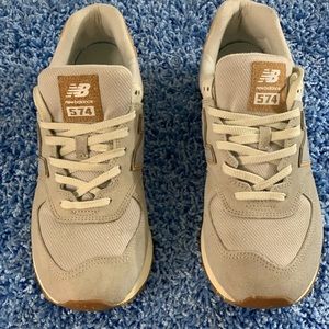 Mens new balance shoes size9.5